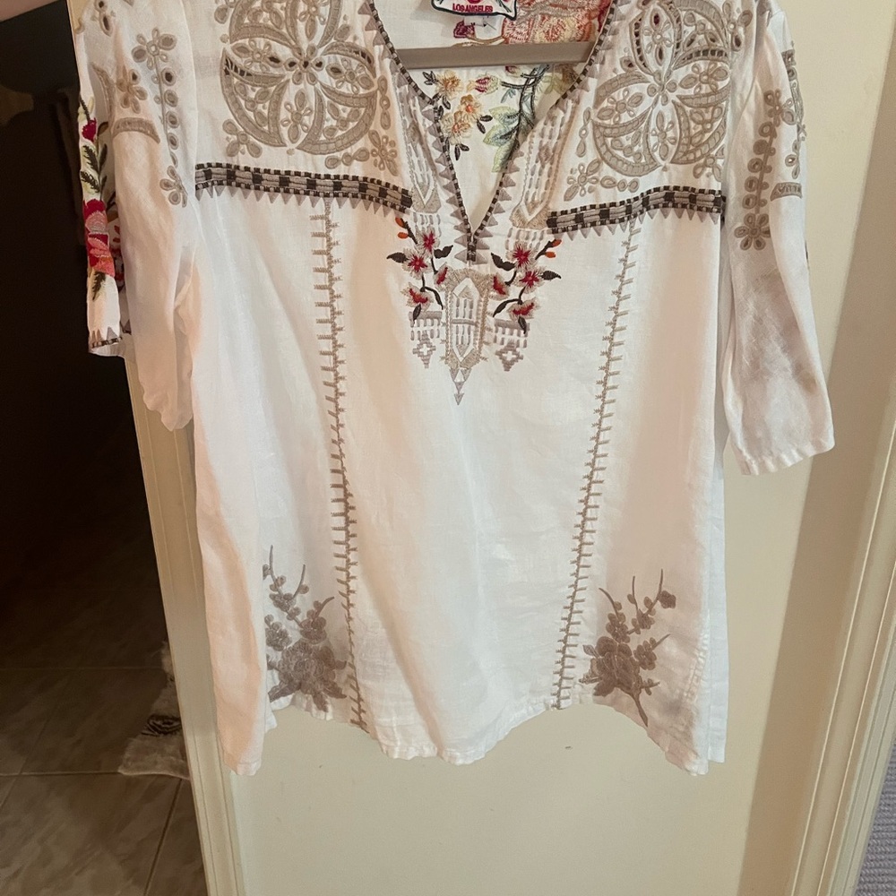 Johnny Was White Blouse with Floral Embroidery